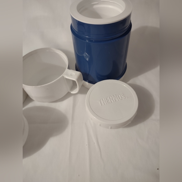 2 Thermos  GT narrow neck  containers. - Picture 4 of 5